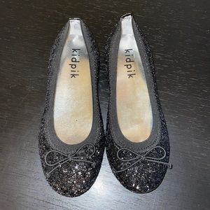 Kidpik Black Glitter Flat Ballet shoe. Sz 12M